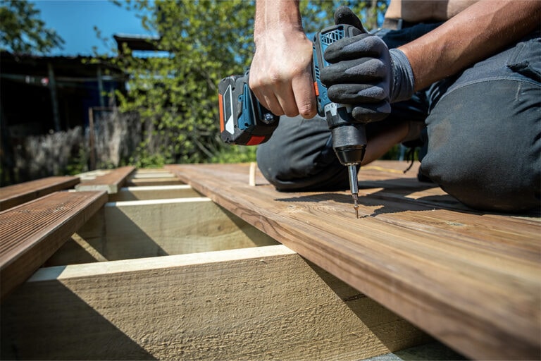 Outdoor Carpentry: Building Decks